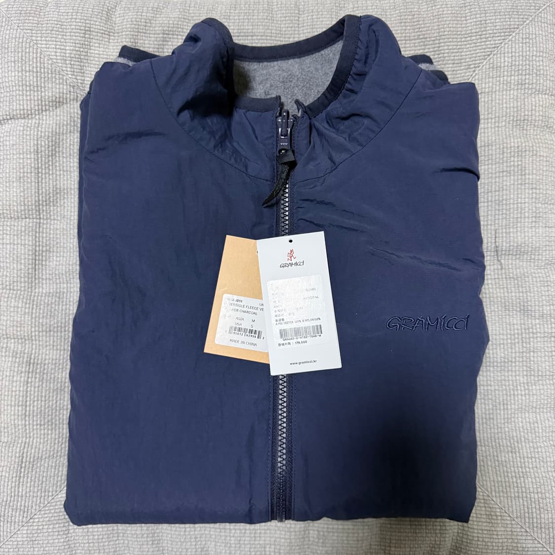 그라미치 리버서블 플리스 베스트 헤더 차콜 상품이미지8