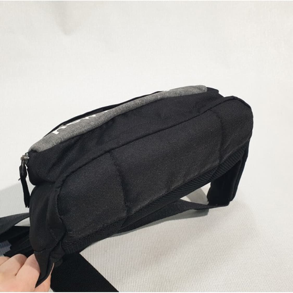 뉴발란스 힙색 가방 상품이미지5