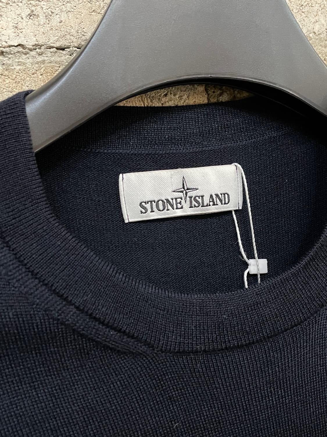 스톤 아일랜드 와펜 네이비 니트 상품이미지5