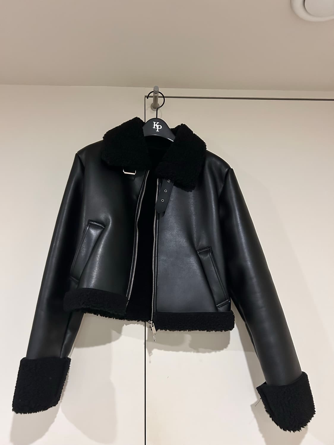 카키포인트 무스탕 블랙 상품이미지2