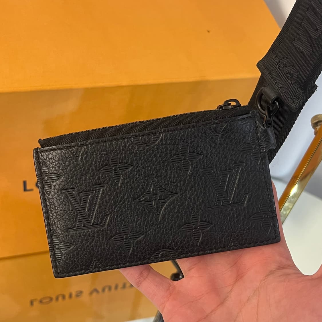 루이비통 쉐도우 가스통 크로스백 상품이미지6