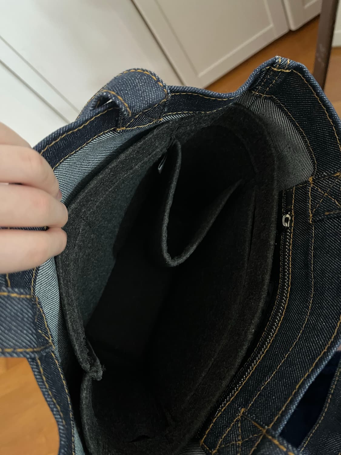 아페쎄 악셀 스몰 토트백(썸백 제공) 상품이미지6