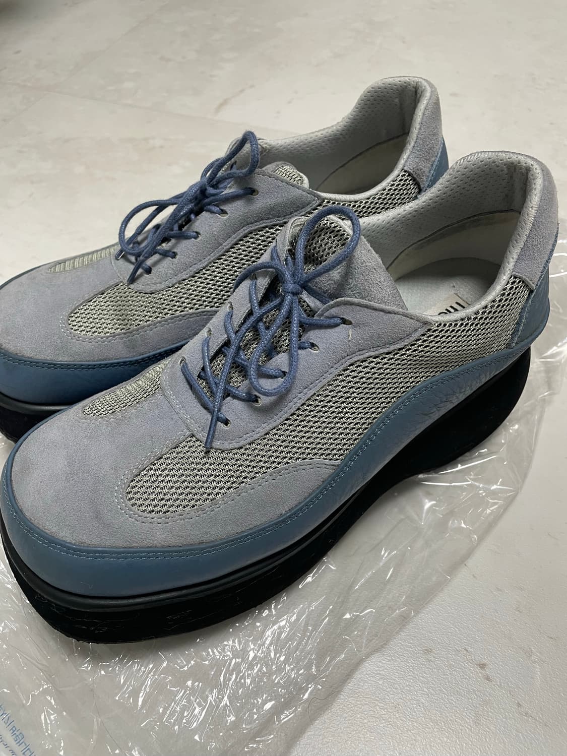 더오픈프로덕트 SUEDE MESH PLATFORM SNEAKERS 상품이미지4