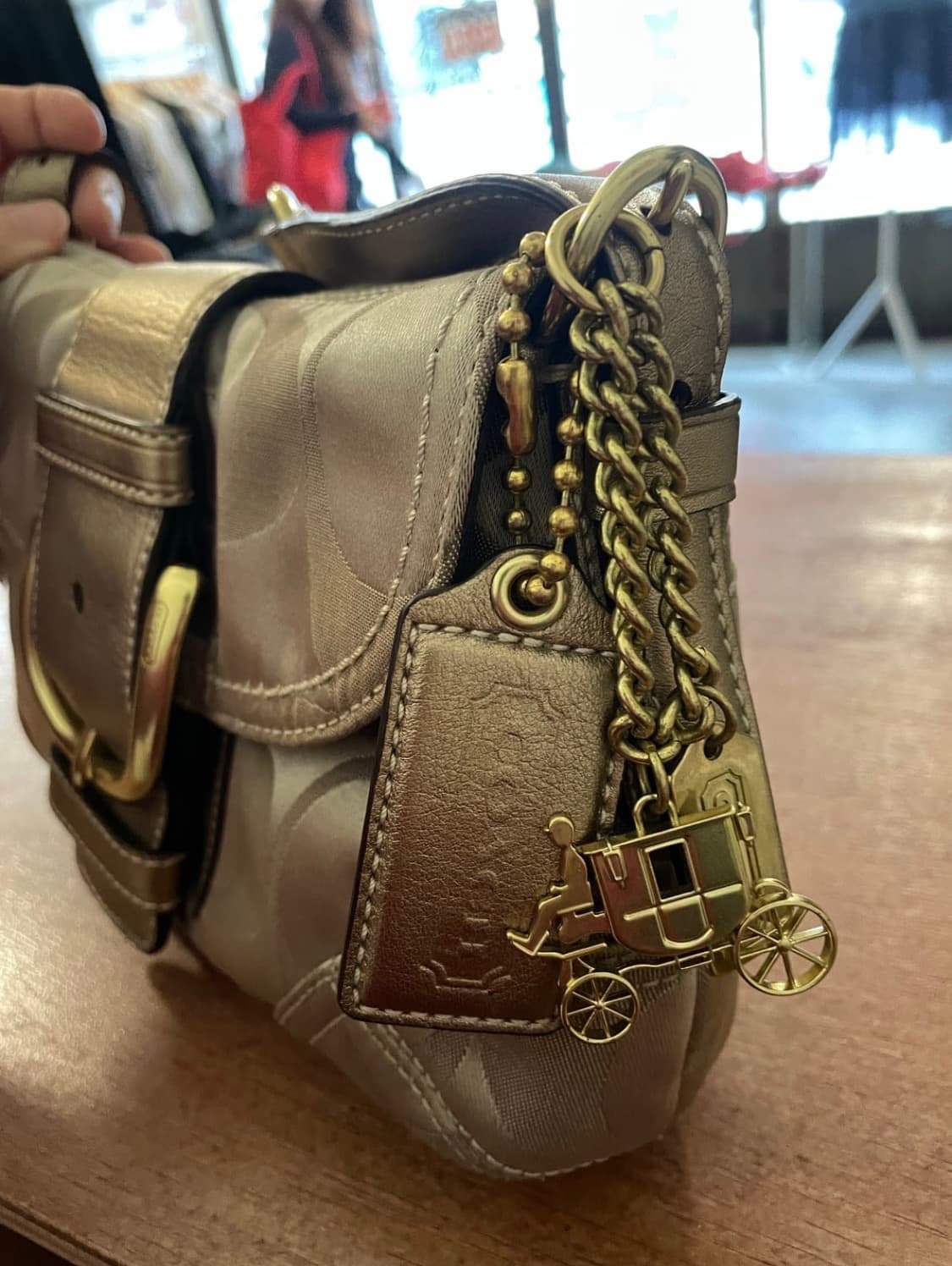 코치 골드 숄더백 새상품[무료배송] 상품이미지5