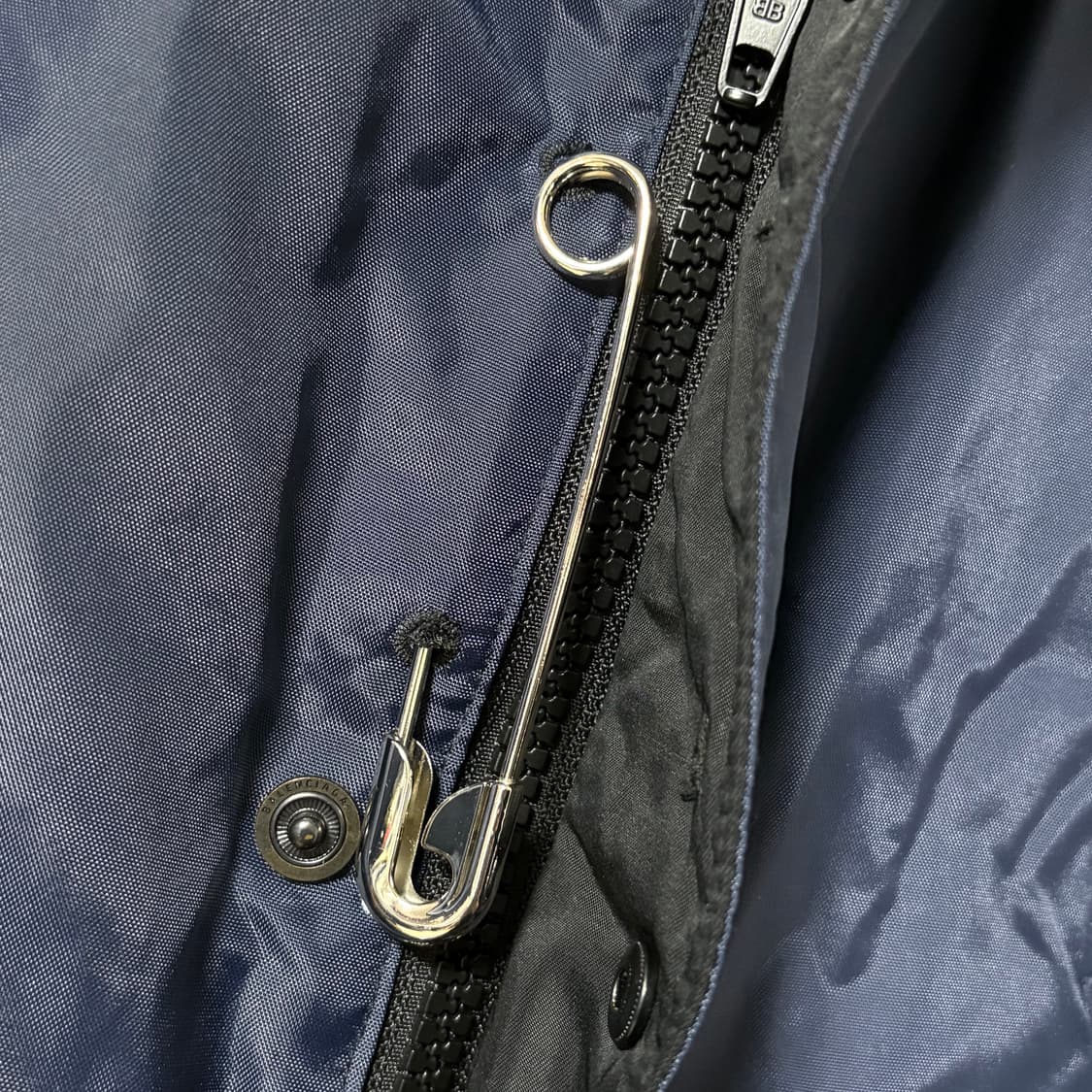 발렌시아가 리버시블 숏 푸퍼 패딩 상품이미지9