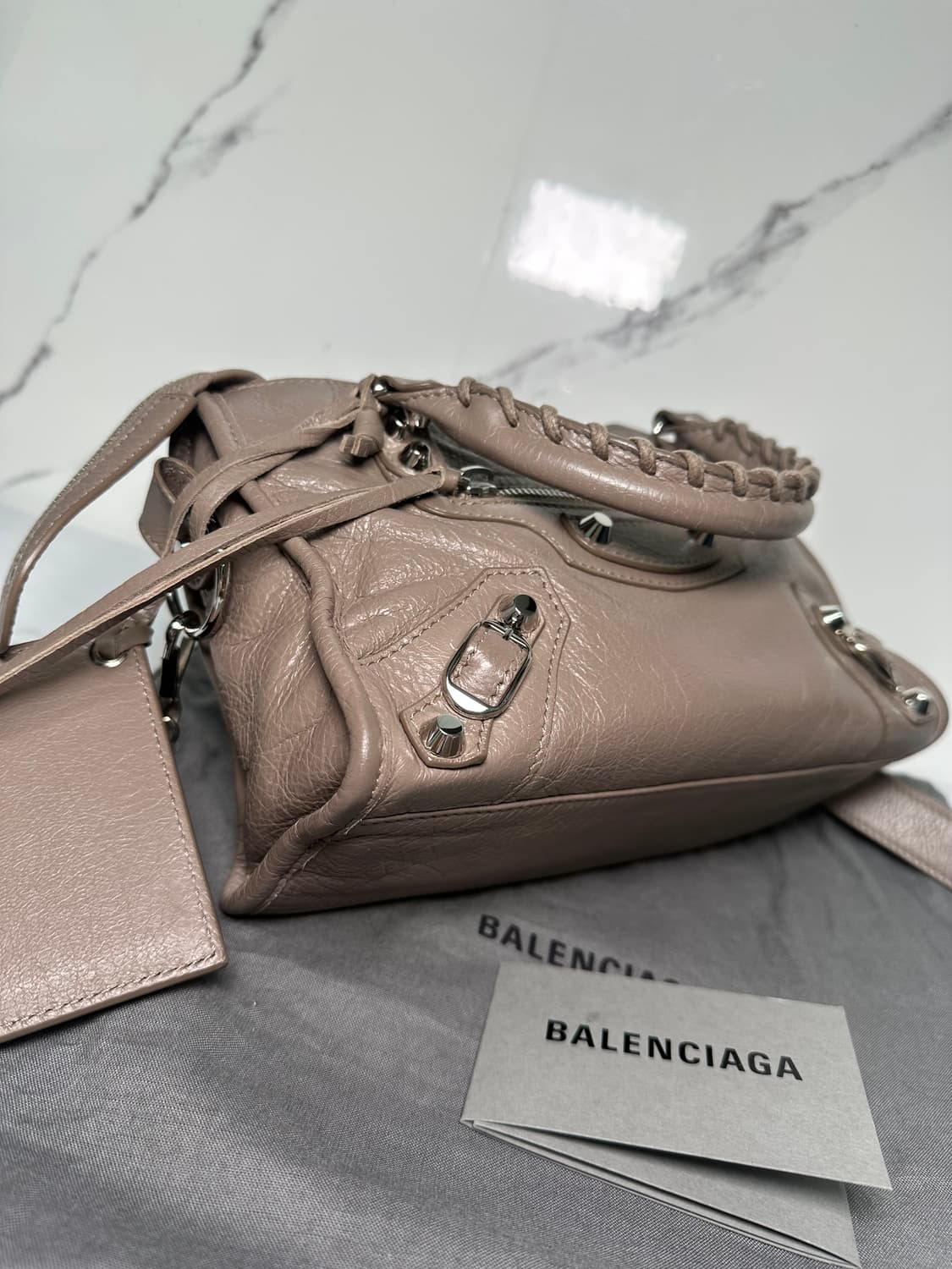 [SA급 정품] 발렌시아가 시티 모터백 미니 베이지브라운 상품이미지4