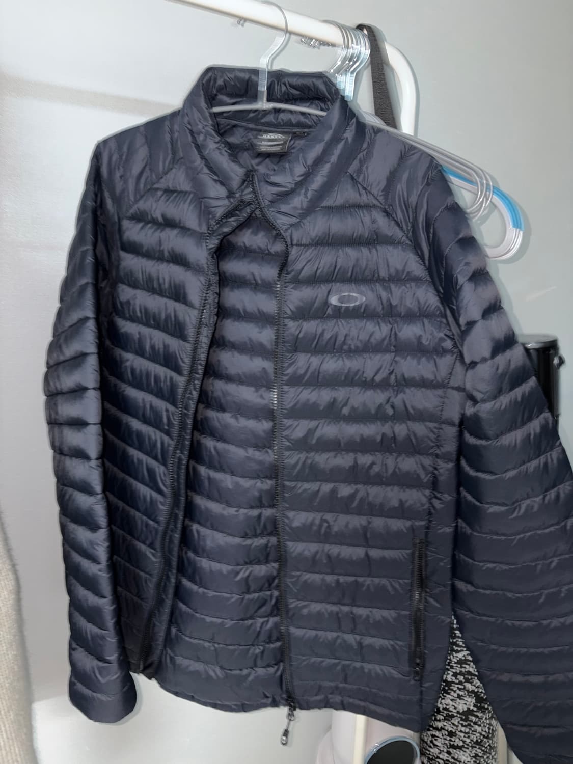 오클리 경량패딩 블랙 s 상품이미지1