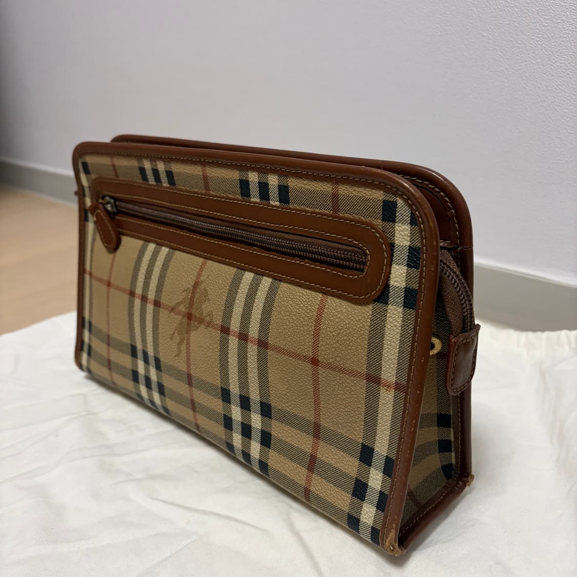 버버리 클래식 클러치백 상품이미지4