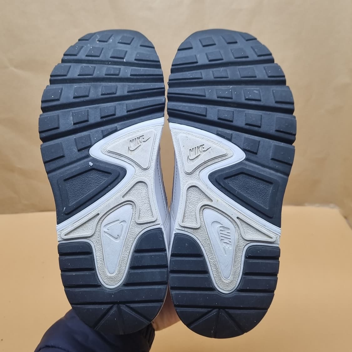 나이키 아츠마 운동화 225. 상품이미지3