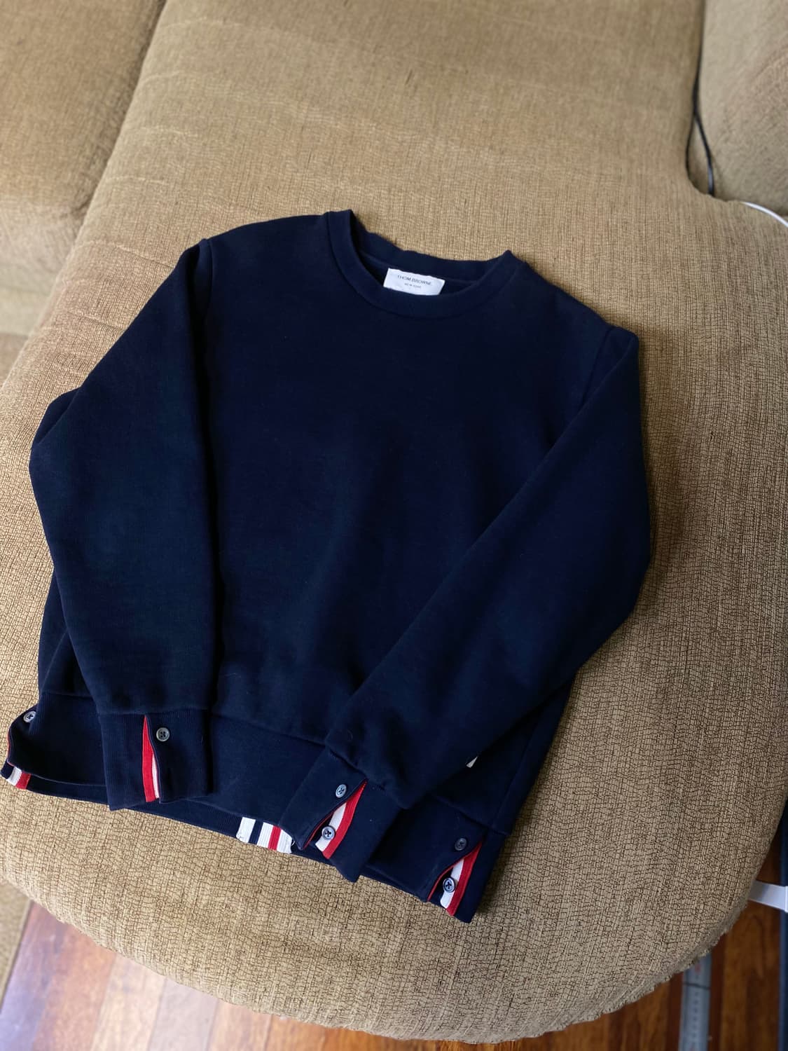 톰브라운 백삼선 스웻 맨투맨 ㅡ 95사이즈 상품이미지1