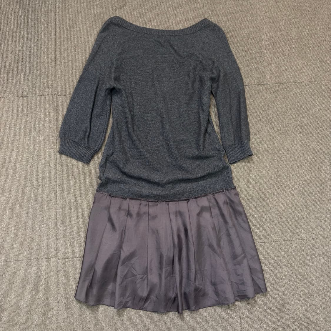 emit of energy by beams 빔즈 모헤어 새틴 원피스 상품이미지3