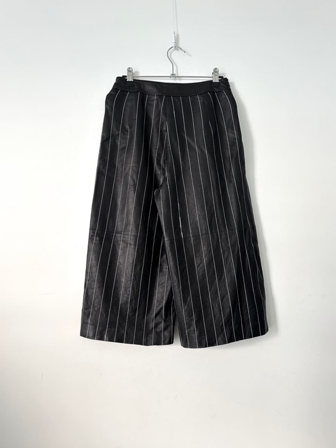Stripe pleats mix leather capri pants 상품이미지3