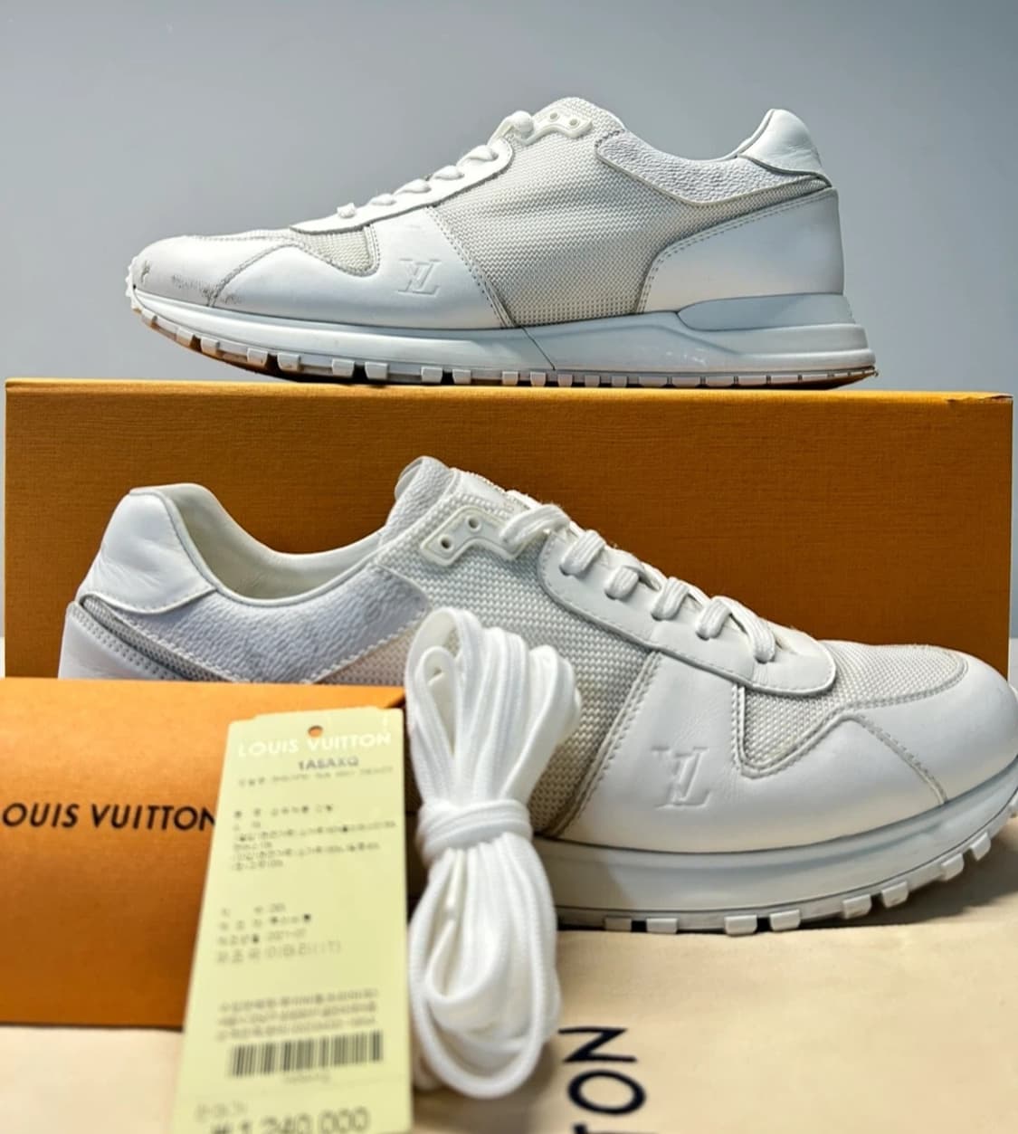 백화점정품) 루이비통 런어웨이 모노그램 남성 스니커즈팝니다. 상품이미지1