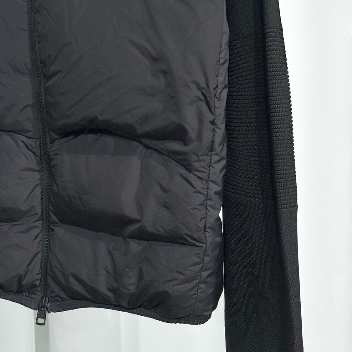 [정품] 몽클레어 신형 빅로고 패치 김현우 니트패딩 라지 사이즈 (L) 상품이미지3