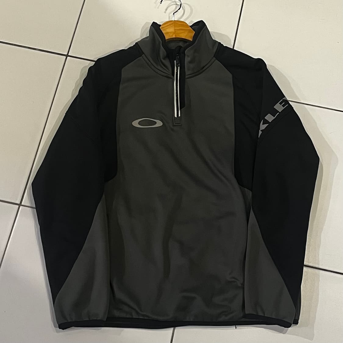 오클리 소프트쉘 반집업 테크 집 자켓 상품이미지1