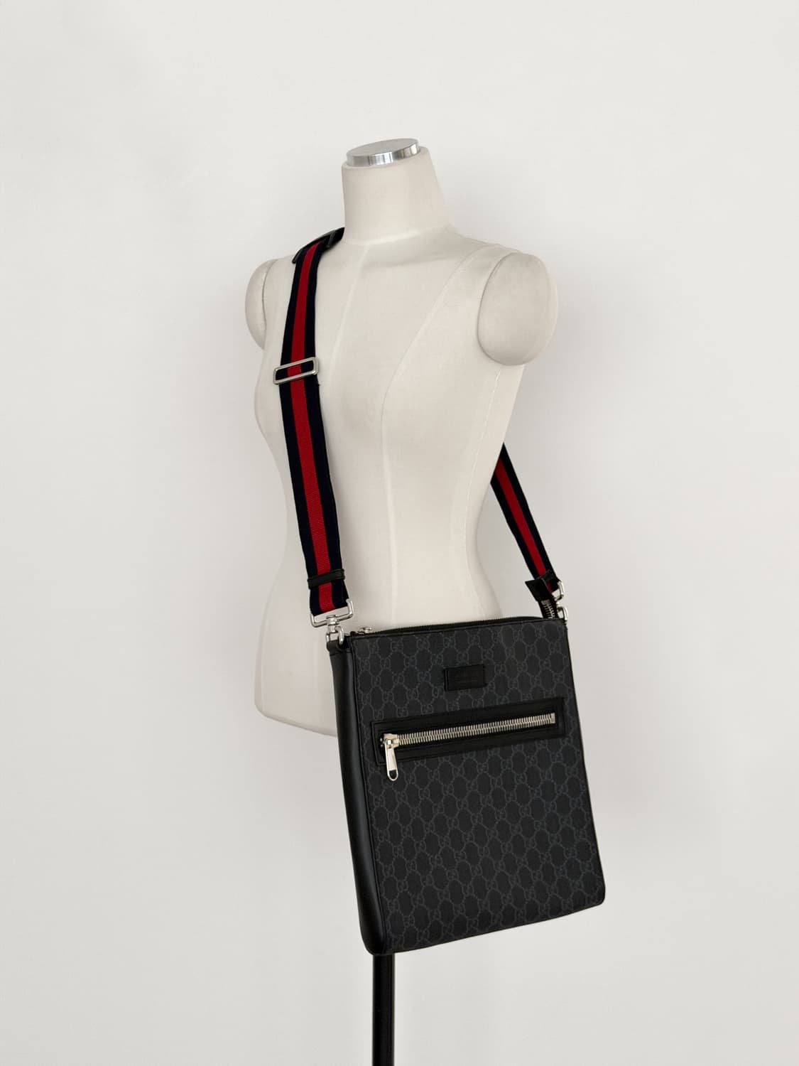 구찌 GG 수프림 웹 스트랩 메신저 크로스백 상품이미지2