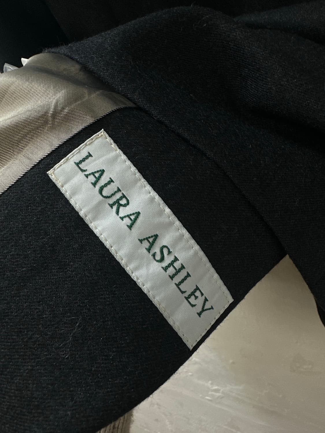 Laura Ashley 로라애슐리 영국제 울 블레이저 3버튼 클래식 자켓 상품이미지5