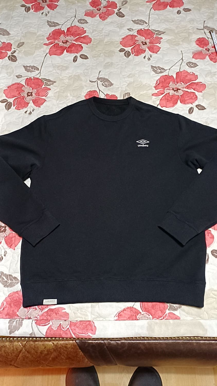 엄브로 맨투맨 실측115 가슴63 기장77 상품이미지1