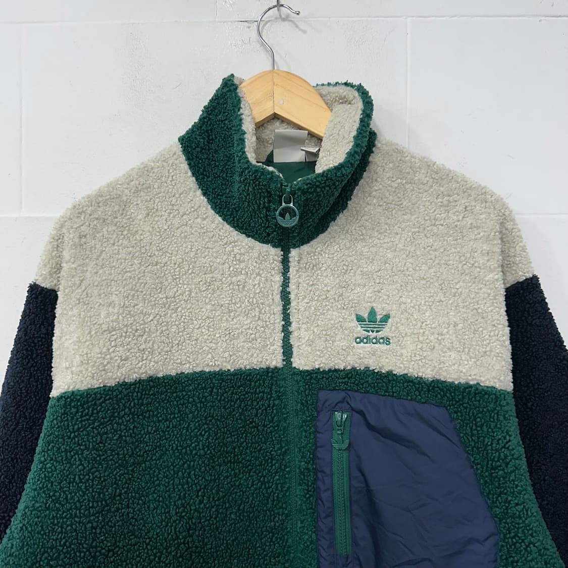 아디다스 뽀글이 플리스 자켓 상품이미지2