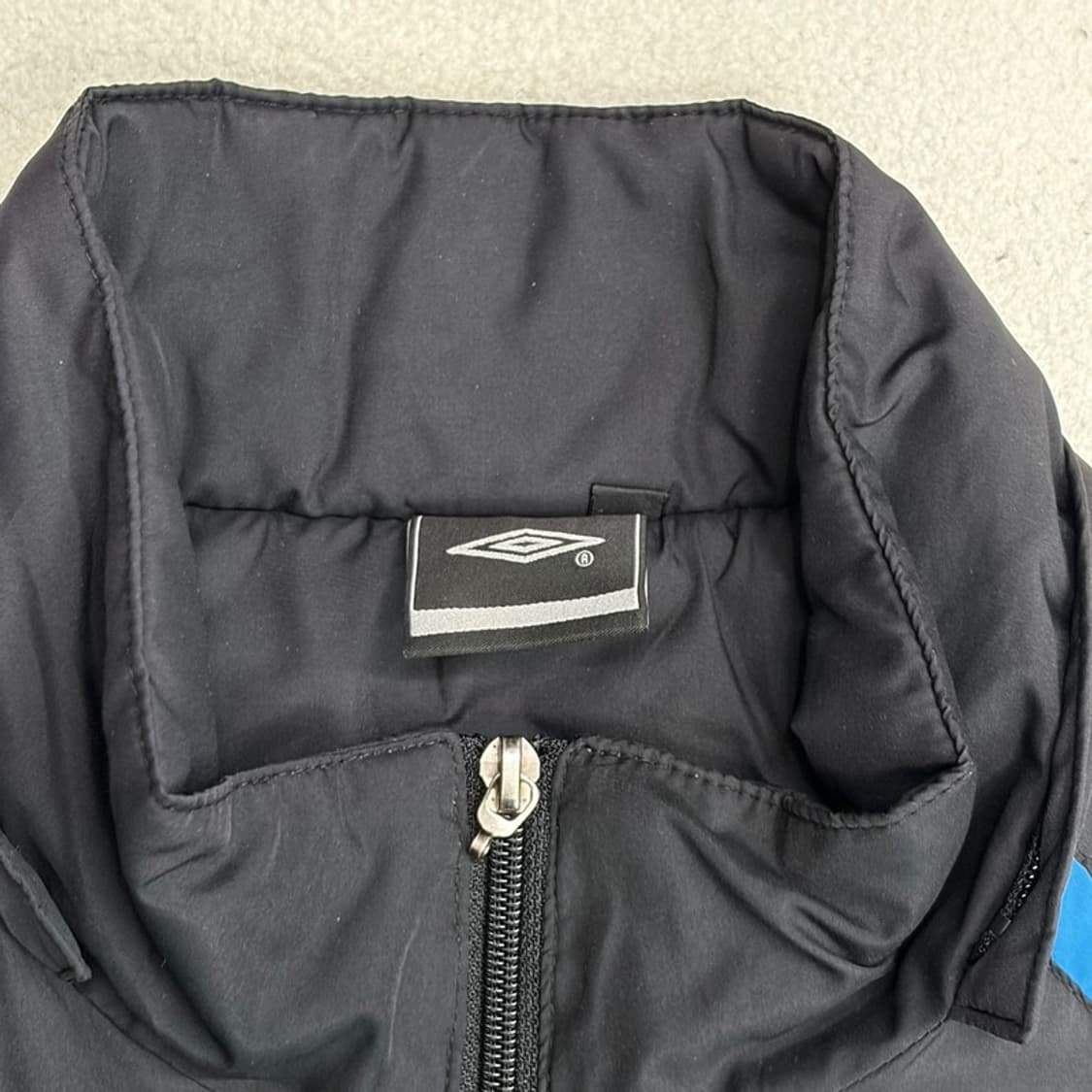 UMBRO 올드스쿨 배색 바람막이 패딩 자켓 105 상품이미지4