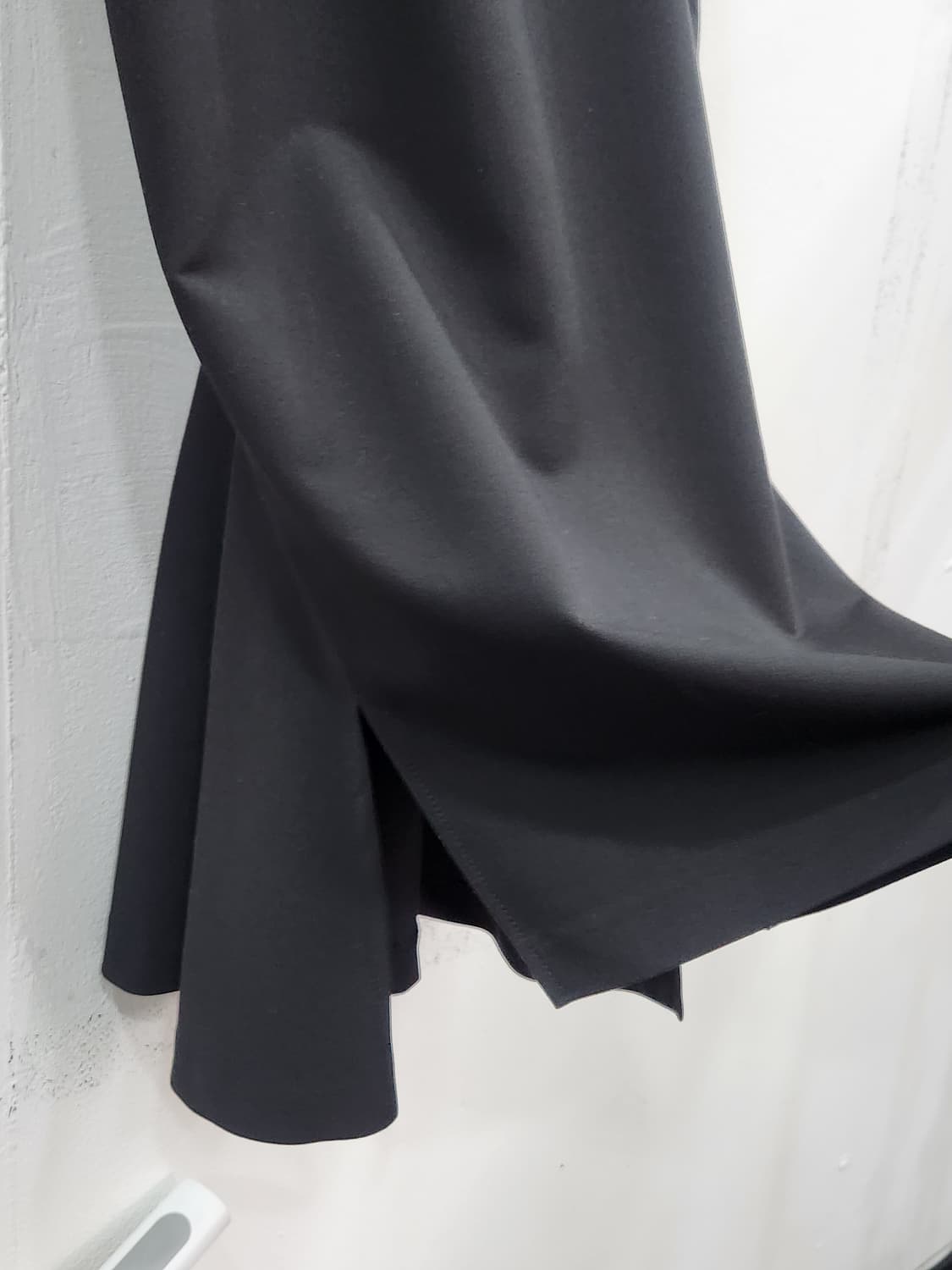 [1] 아이엠리버티 블랙 V넥 슬림핏 원피스 1사이즈 상품이미지4