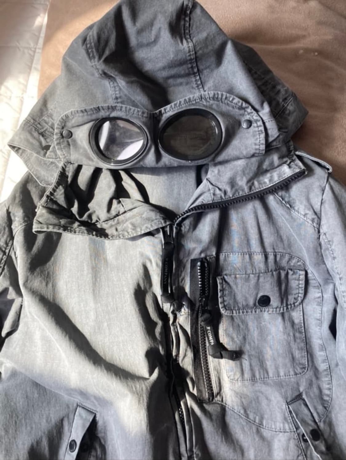 cp컴퍼니 후드 자켓 상품이미지2