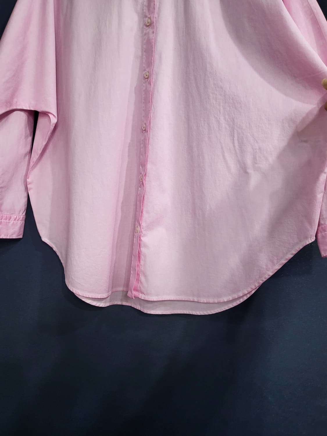 쁘렝땅 플루마낙 스프레이 페인팅 셔츠 상품이미지5