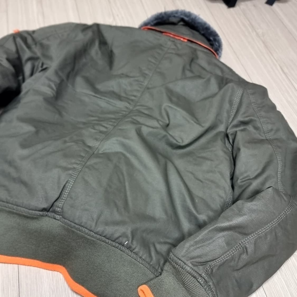 슈퍼드라이 퍼 카키색 cwu45p 봄버 자켓(xl) 상품이미지3