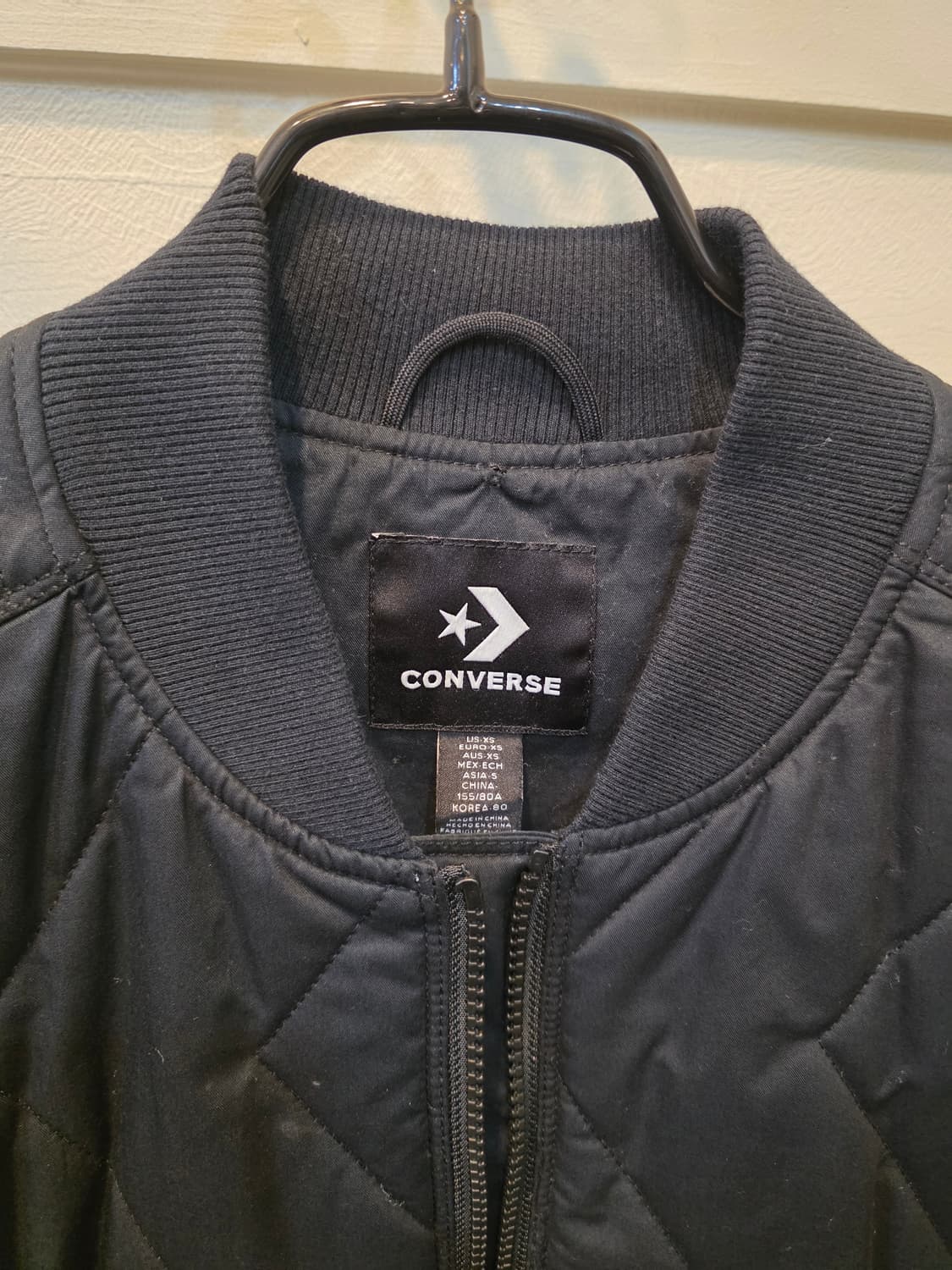 컨버스 퀼팅 블랙 봄버 자켓 상품이미지1