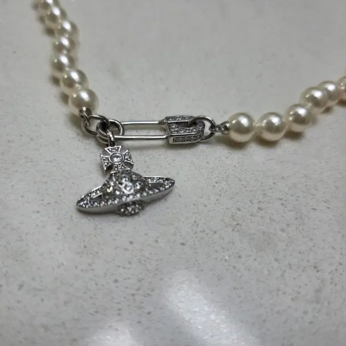 비비안웨스트우드 루크리스 펄 목걸이 상품이미지3