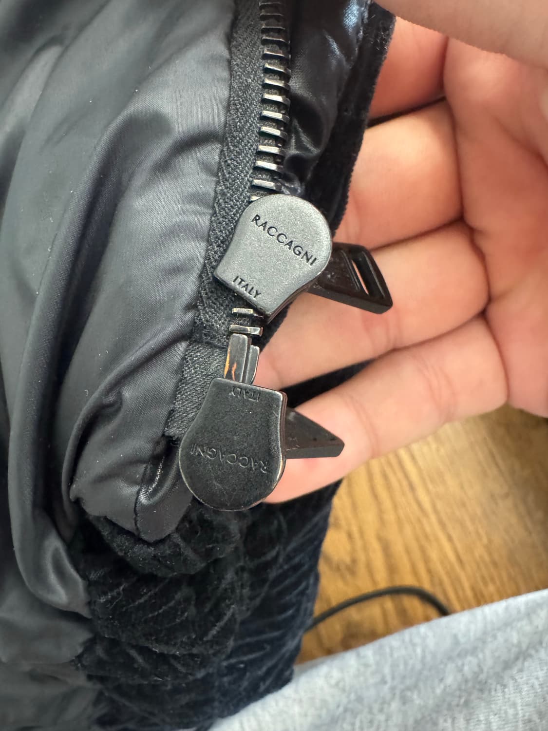 몽클레어 1952 Danum Corduroy Jacket black 상품이미지7