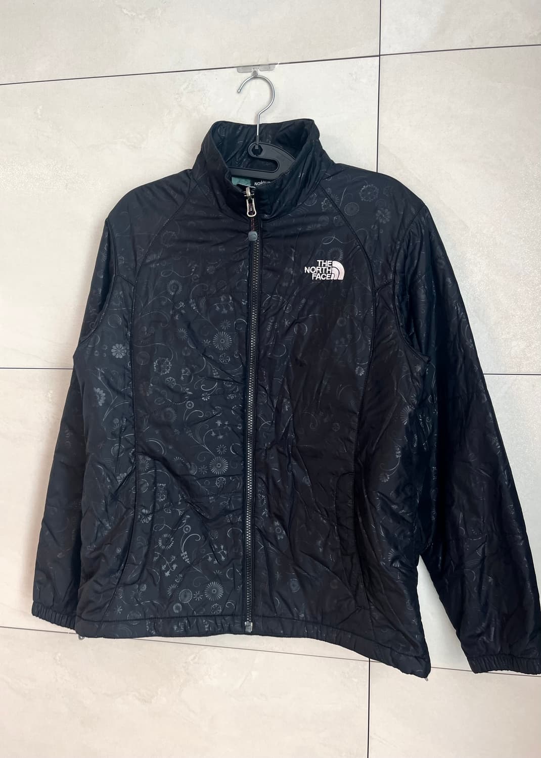 노스페이스 경량 패딩 자켓 블랙 (90) 상품이미지3