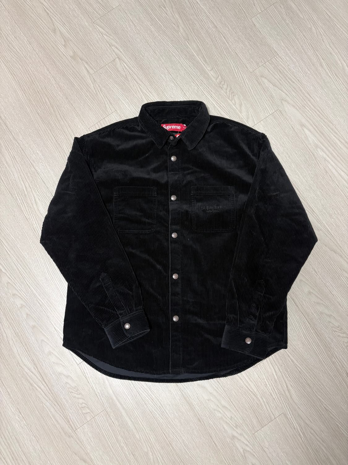 슈프림 와이드 웨일 코듀로이 스냅 셔츠 블랙 - 25FW 상품이미지2