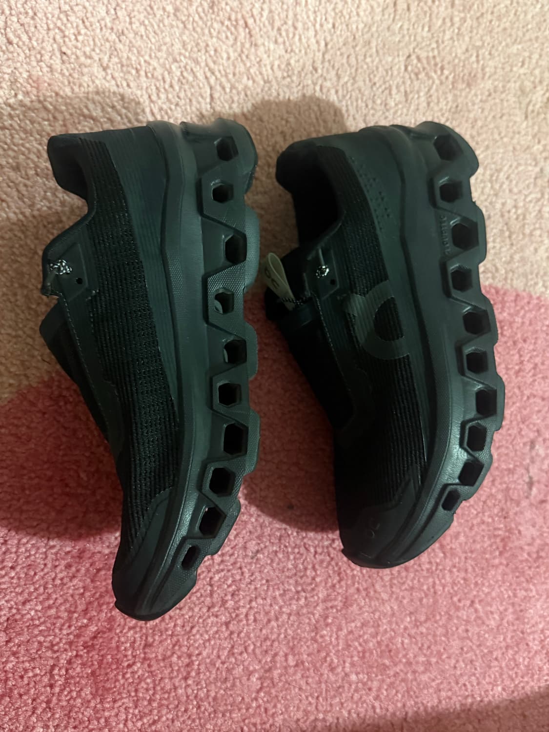 온러닝 클라우드몬스터 센사 올블랙 상품이미지3