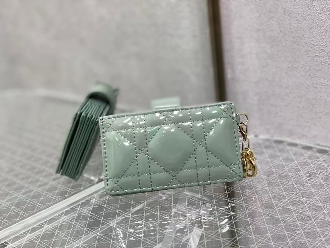 디올 레이디 5-포켓 카드 홀더 페이턴트 까나쥬 카프스킨 스카 상품이미지1