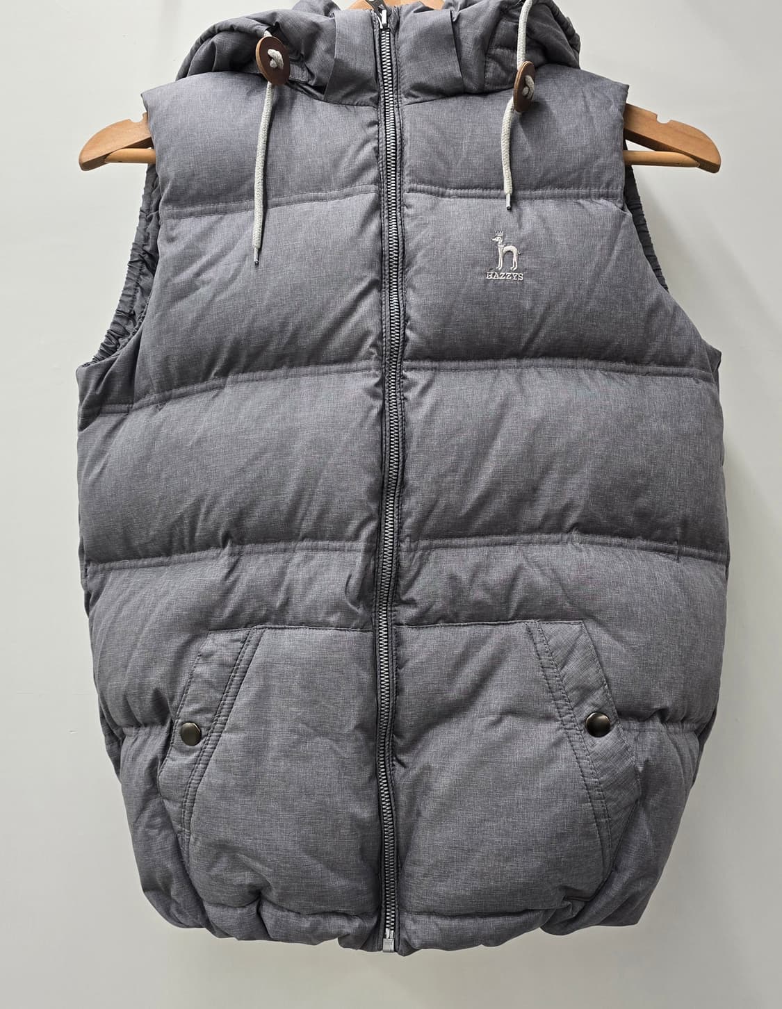 헤지스골프 여성 덕다운 패딩조끼.  
싸이즈 95 상품이미지1