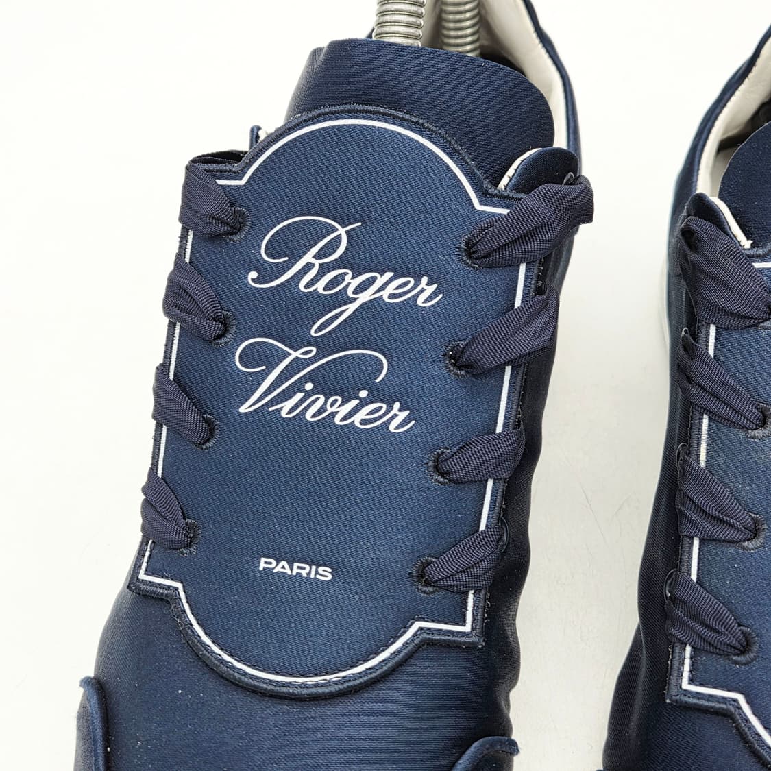 로저비비에 우먼스 새틴 로고 스니커즈 네이비 (36) 상품이미지4