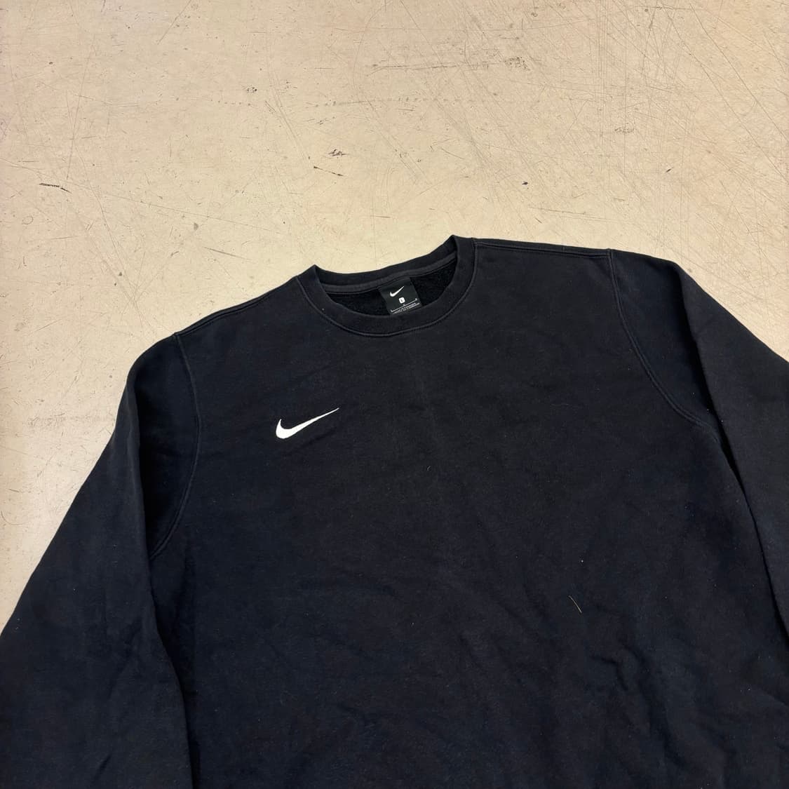 나이키 스우시 블랙 맨투맨 상품이미지2