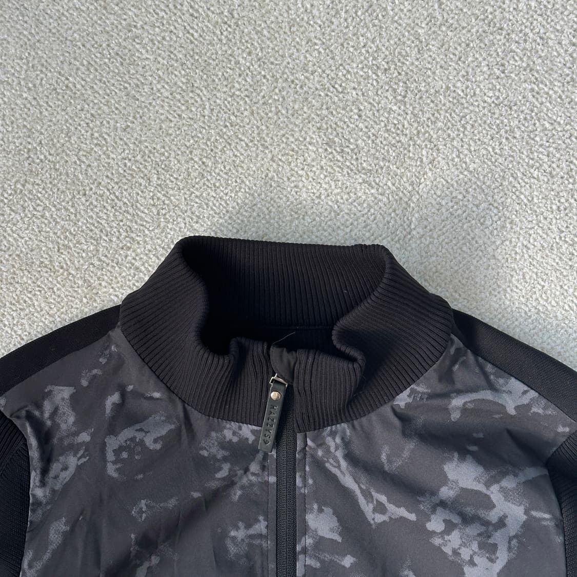 헤지스 골프 패턴 배색 하이넥 점퍼 상품이미지5