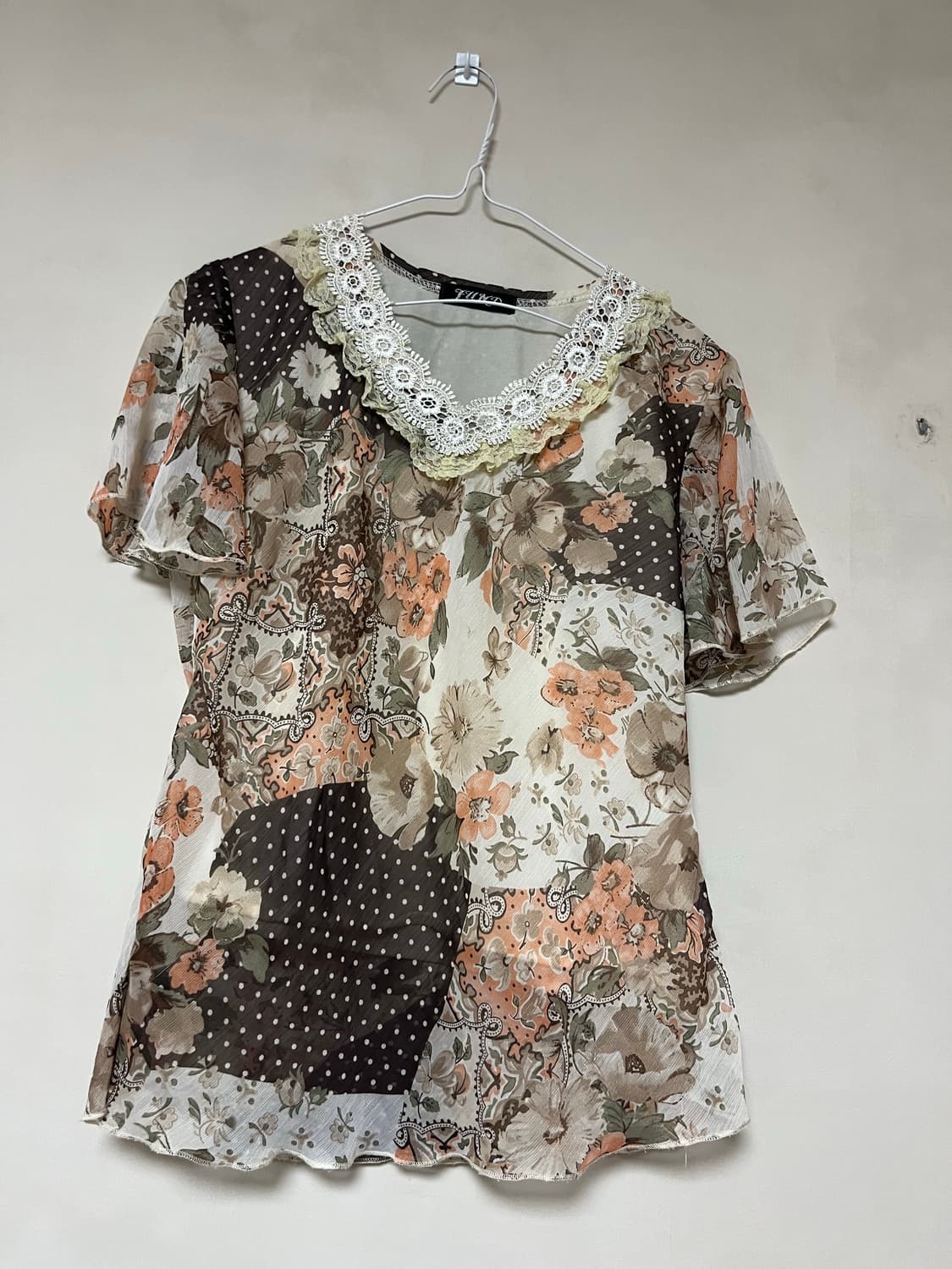 라떼갸루 모리 초코 도트 반팔티 상품이미지1