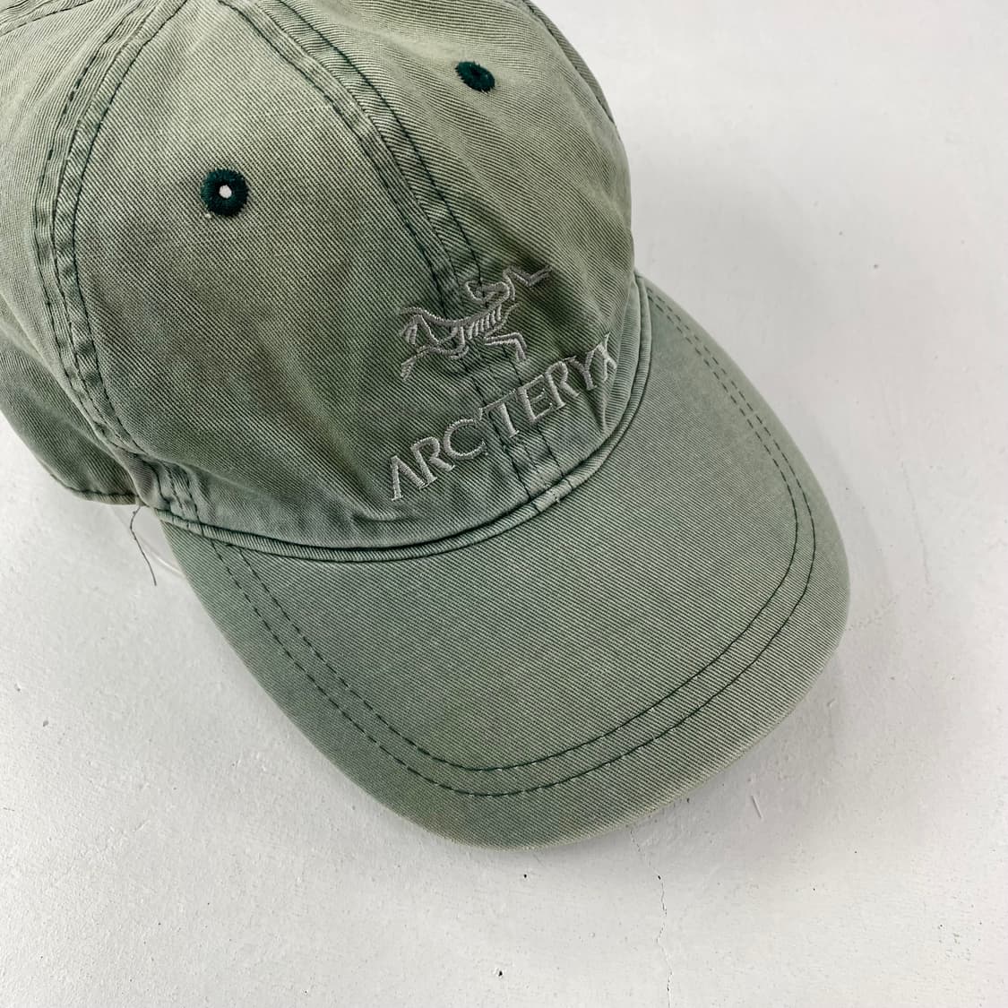 아크테릭스 빈티지 레터링 볼 캡 상품이미지2