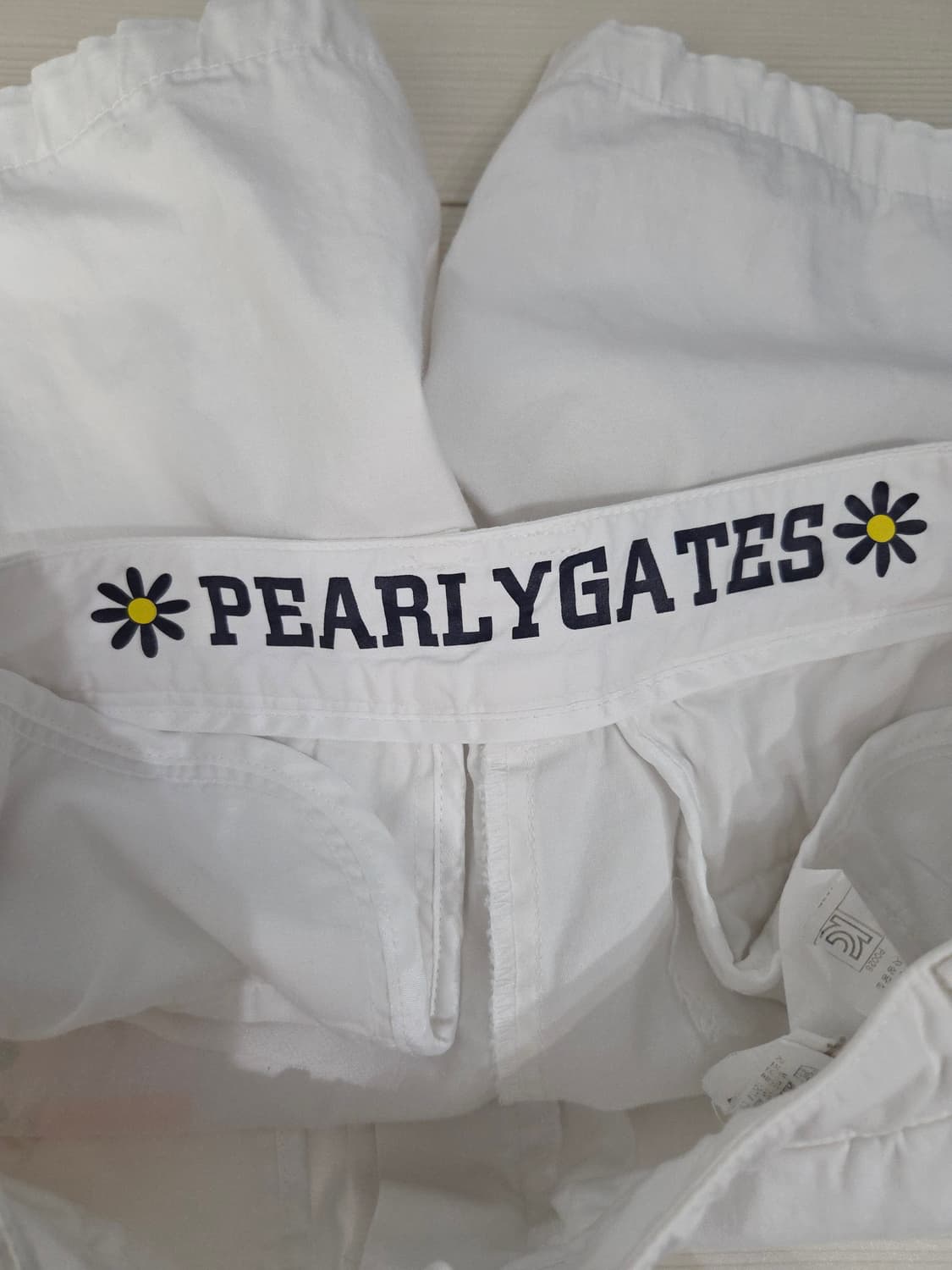 PEARLY GATES 파리게이츠 플라워 자수 화이트 쇼츠 상품이미지4