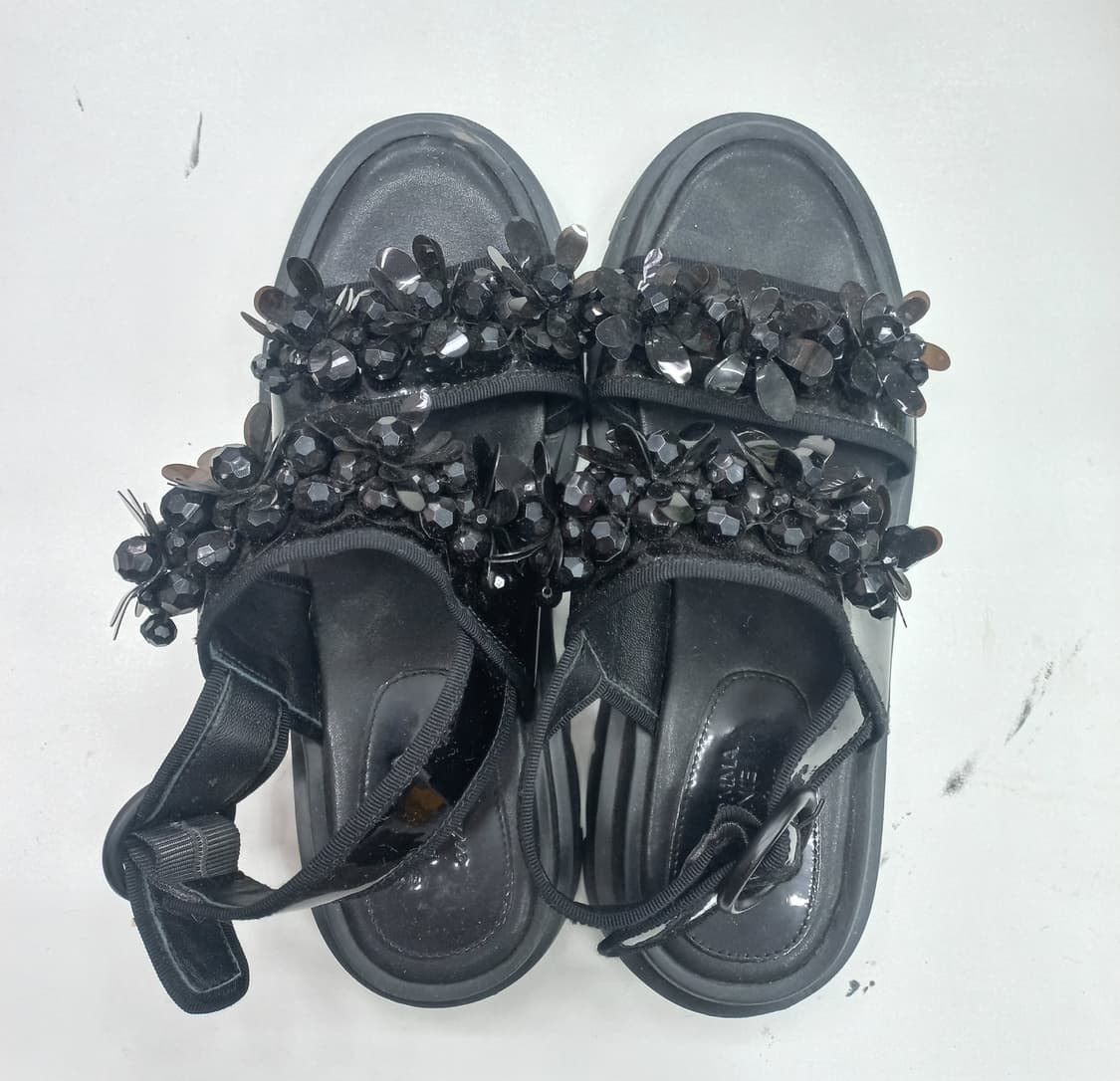 슈콤마보니 큐빅 장식 블랙 샌들 (235~240mm) 상품이미지3