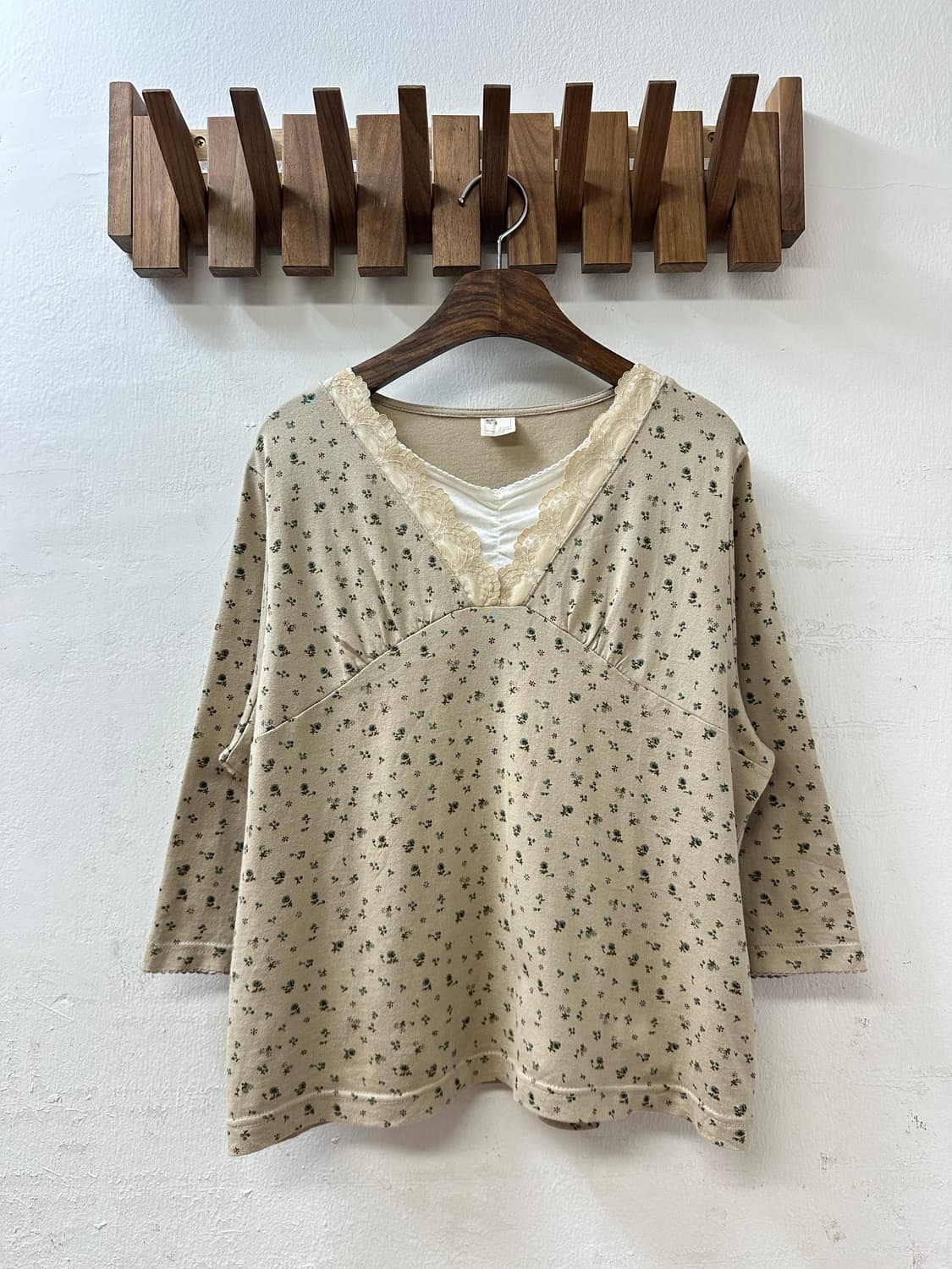 대대장 일본빈티지 모리걸 잔꽃 패턴 레이스 레이어드 티셔츠 상품이미지1