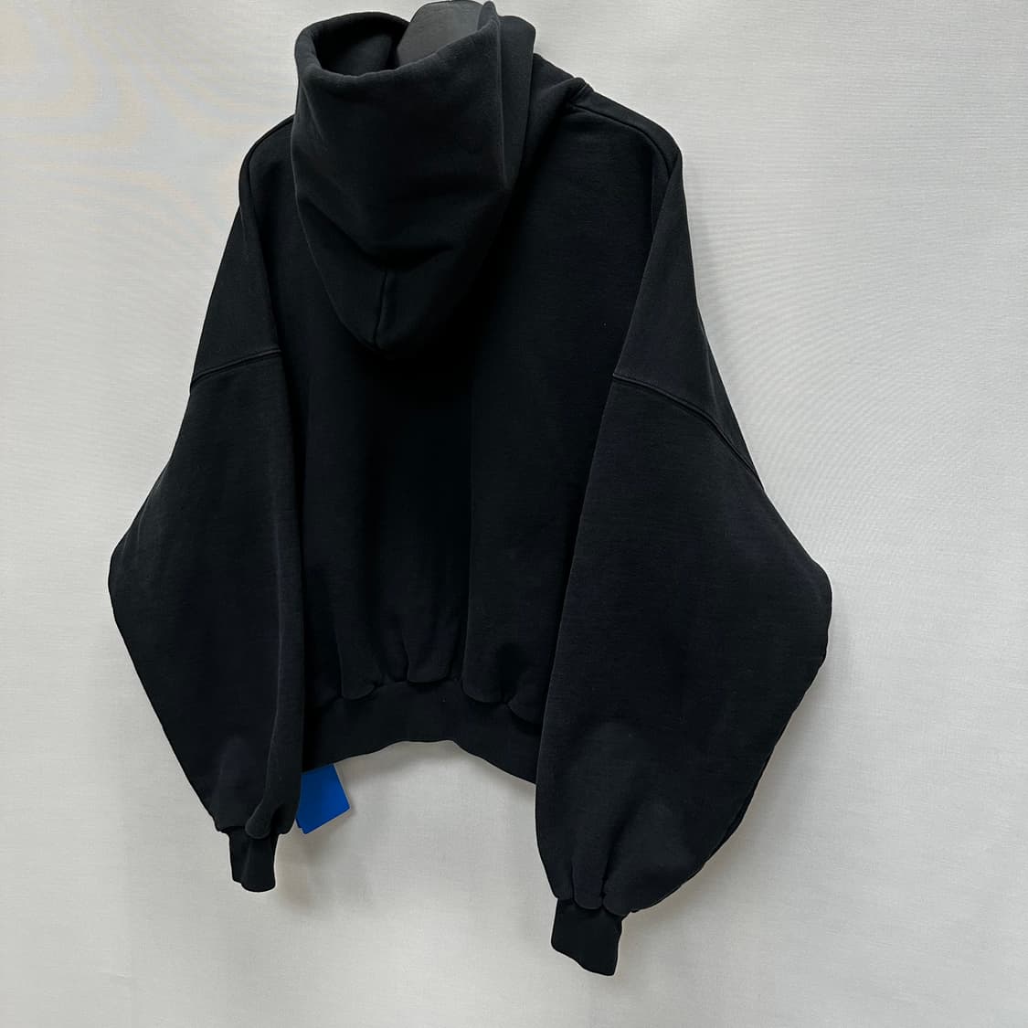 발렌시아가 x 아디다스 라지 후드티(크롭오버핏) 상품이미지5