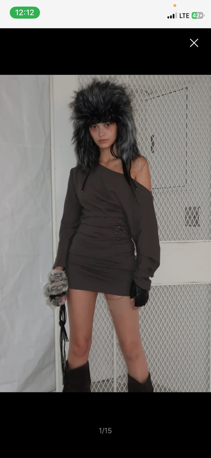 비엔프롬 STUDDED SLEEVE DRESS 상품이미지1