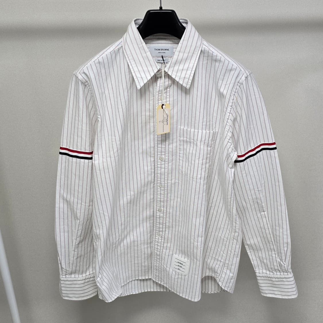 톰브라운 암밴드 스트라이프 셔츠 4사이즈 105 판매 상품이미지1