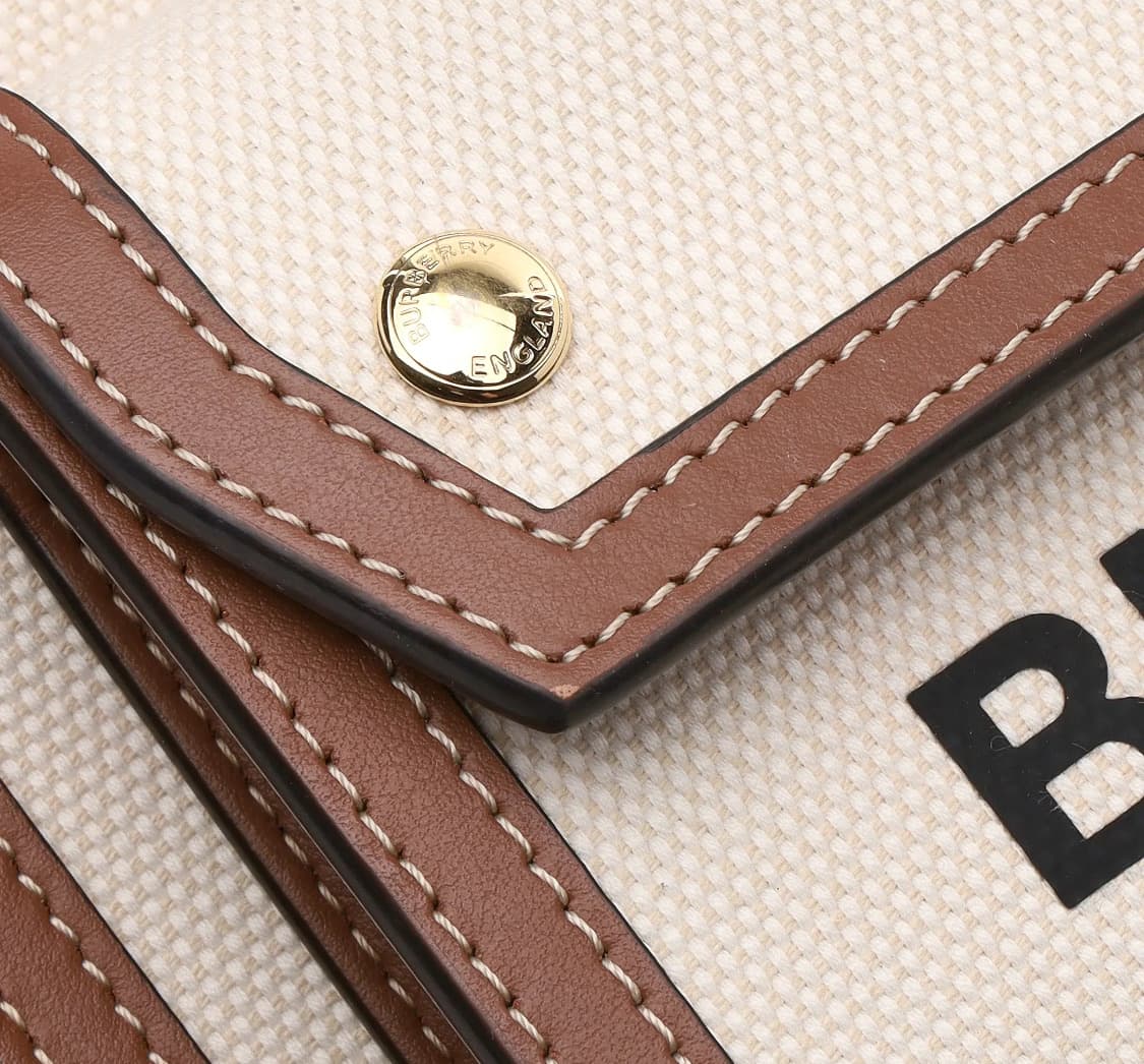 [S급] 버버리 투톤 캔버스 앤 레더 포켓 백 미니 판매합니다!!! 상품이미지6