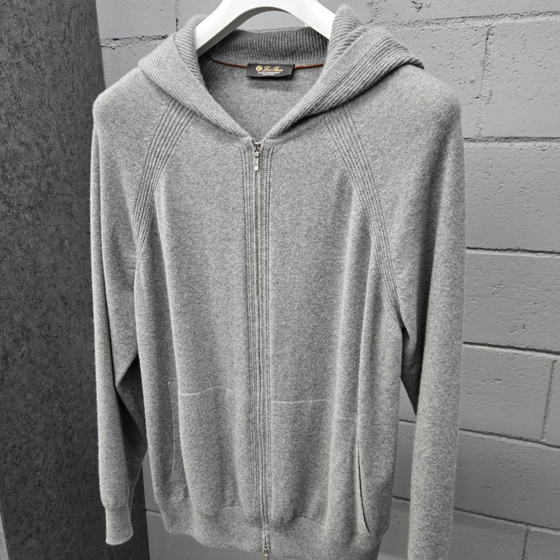 백화점판 / 로로피아나 베이비캐시미어 메라노 봄버 후드집업 L 상품이미지1