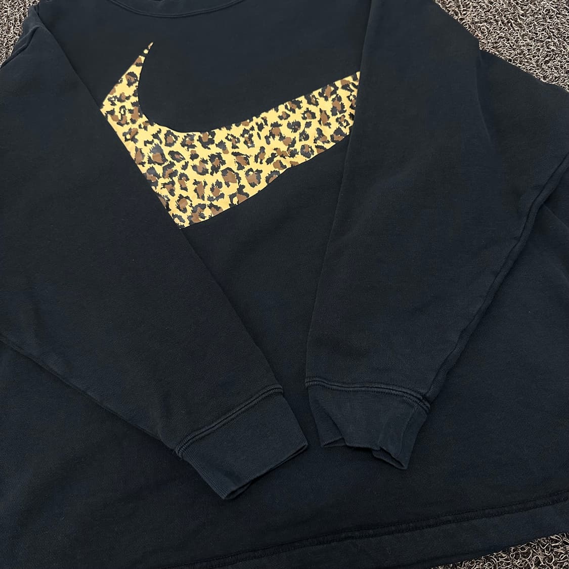 NIKE 나이키 스우시 호피 맨투맨 블랙 L 상품이미지3